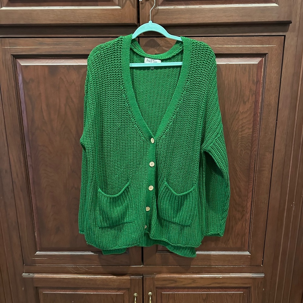 Green cardigan by Peach Love sz L